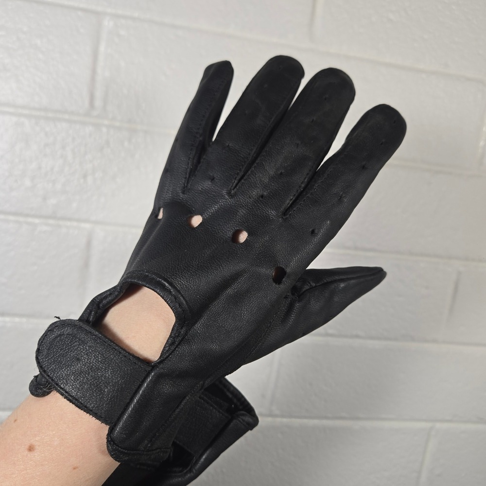 Vtg Black Leather Driving Gloves Womens Large Perforated Moto Biker Goth Emo - Picture 5 of 9